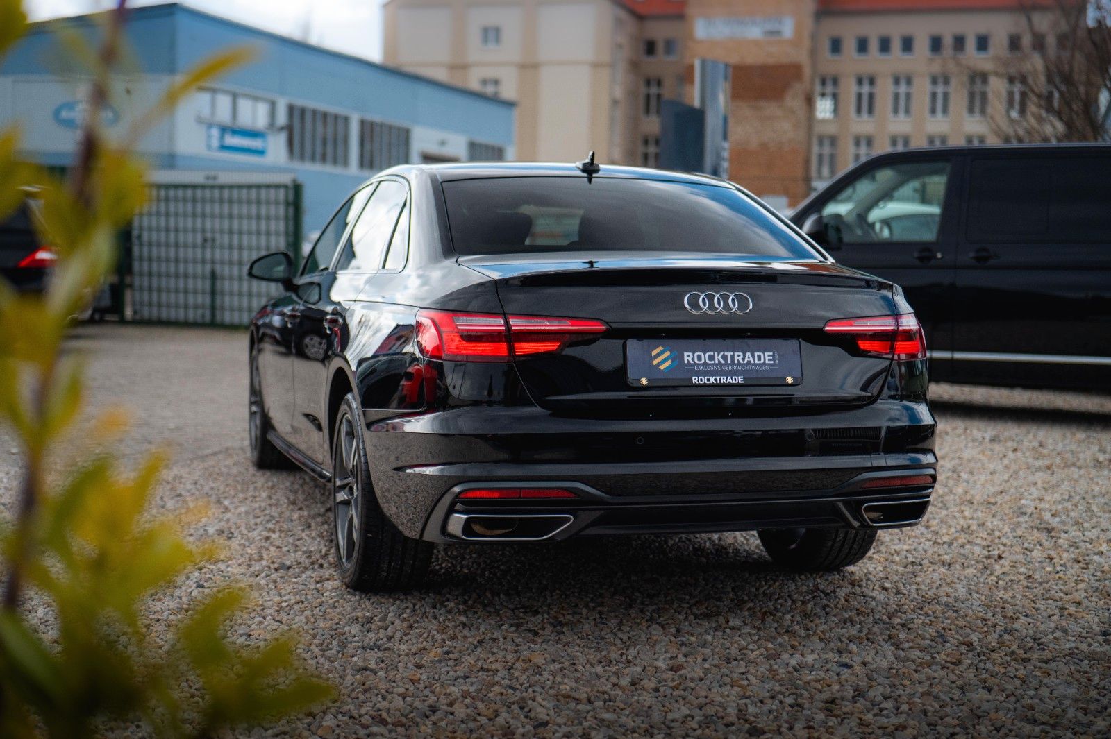 Fahrzeugabbildung Audi A4 Lim. 40 TFSI advanced Sport *DAB*LED*ACC*