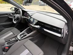 Fahrzeugabbildung Audi A3 Limousine S line 35 TDI S-tr. - Navi+*ACC*App
