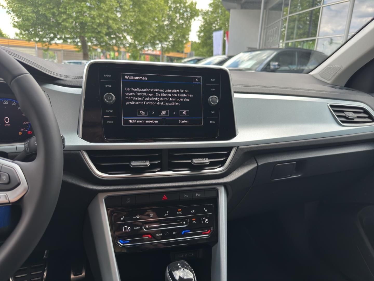 Fahrzeugabbildung Volkswagen T-ROC Life Goal,AHK,GJR,RFK,Climatronic,uvm.