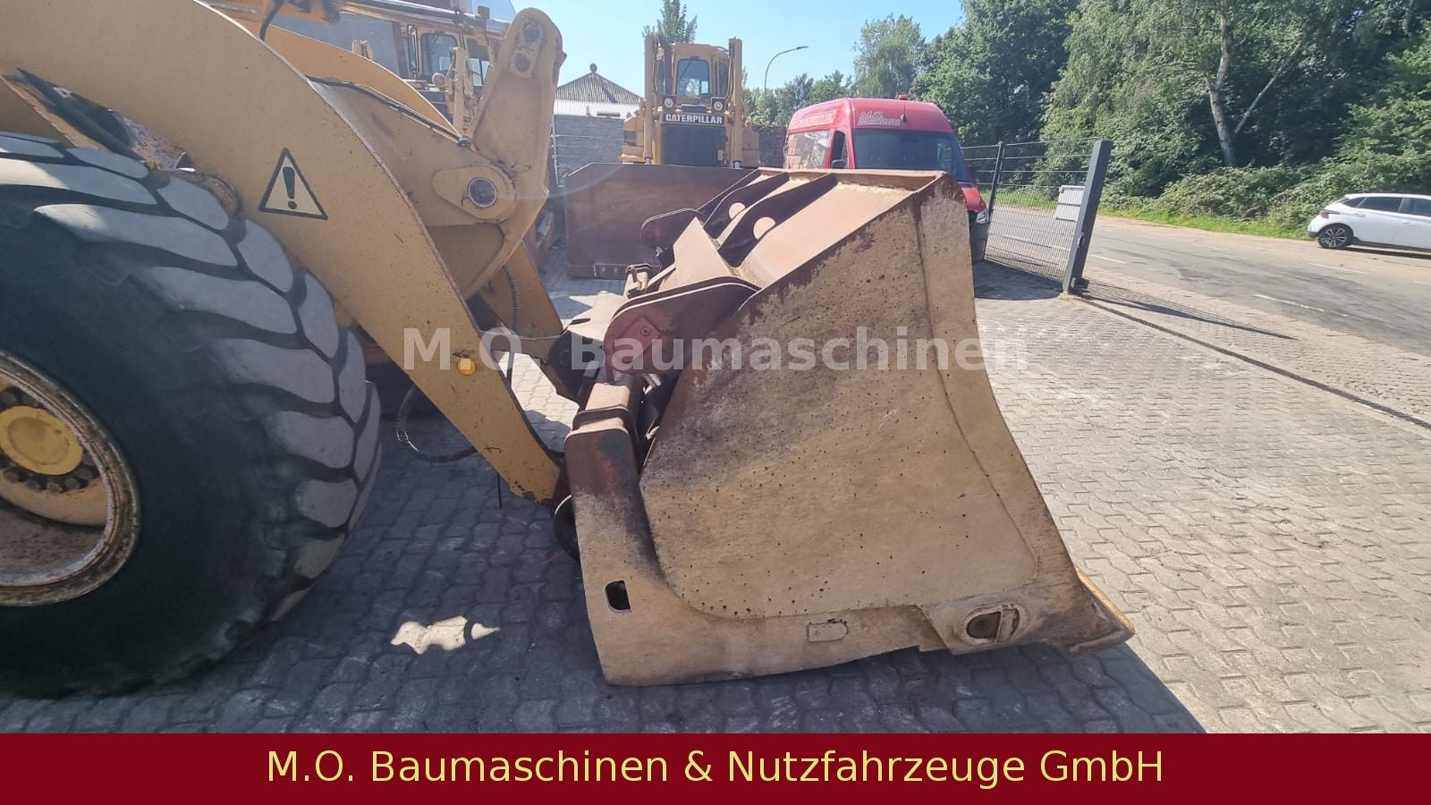 Fahrzeugabbildung CAT 928 G / Hochkippschaufel / SW /
