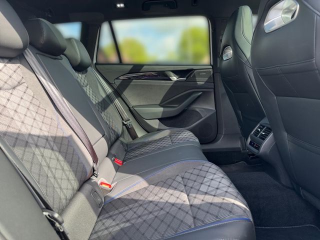 Passat Variant R-Line 2.0 TDI DSG neues Modell I