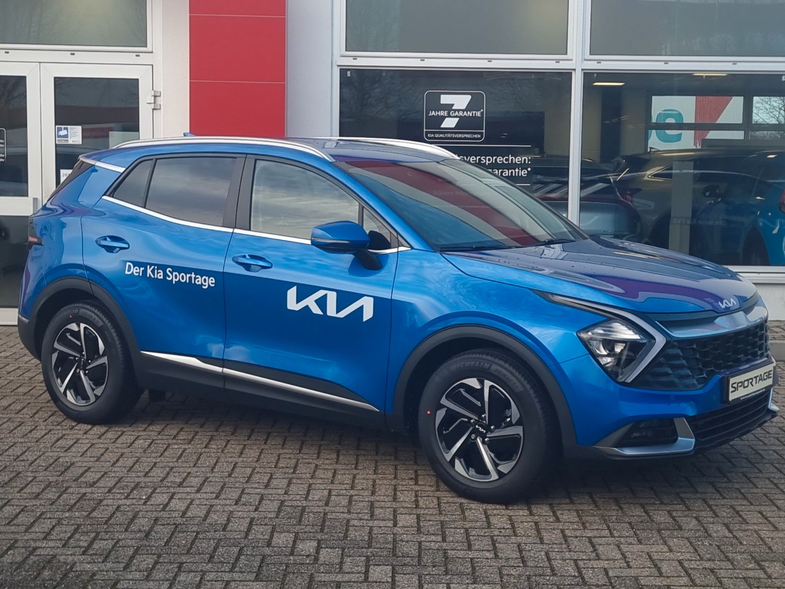 Fahrzeugabbildung Kia SPORTAGE 1.6T 48V 2WD DCT VIS KOM