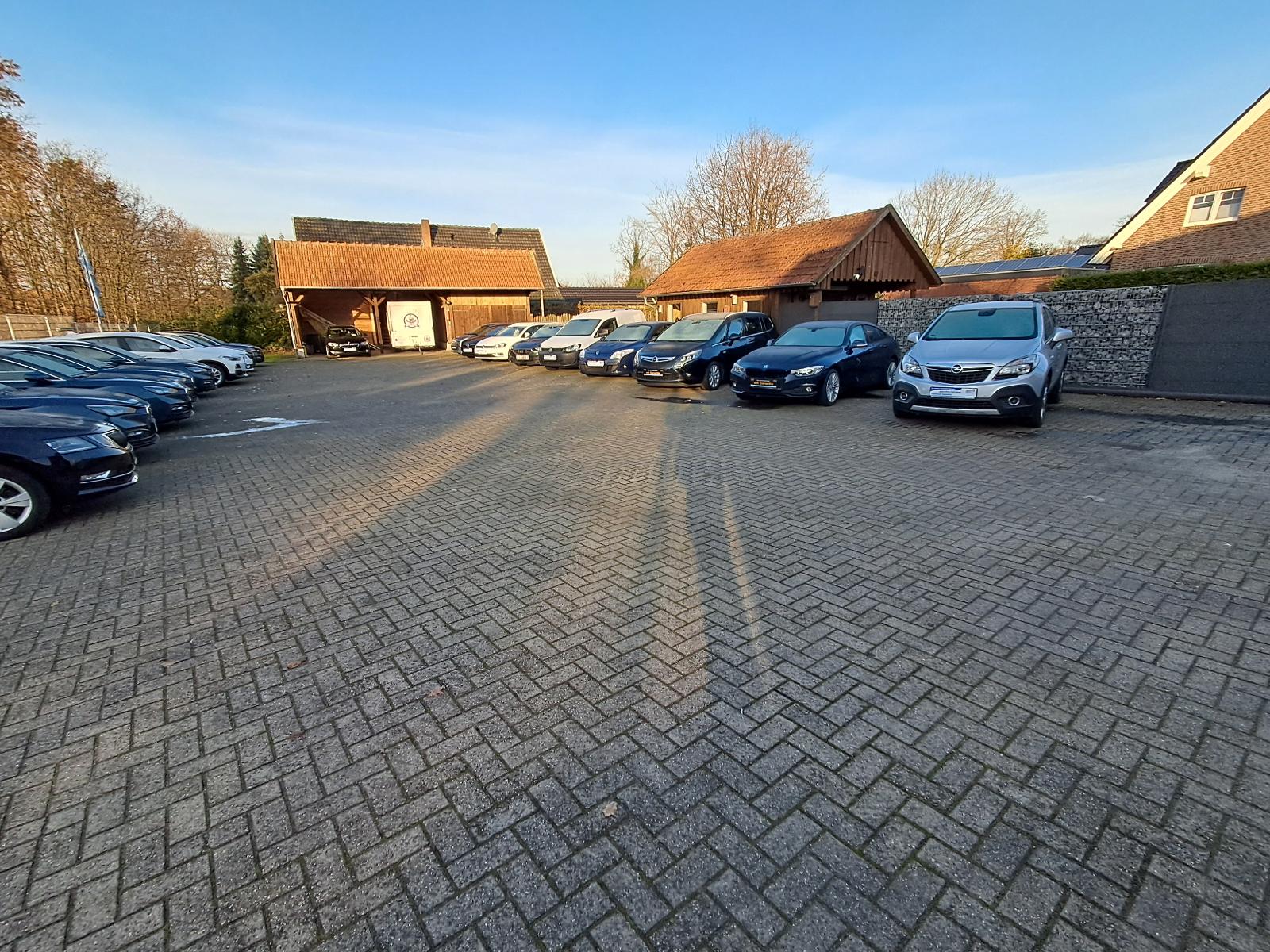 showroom-image-bottom