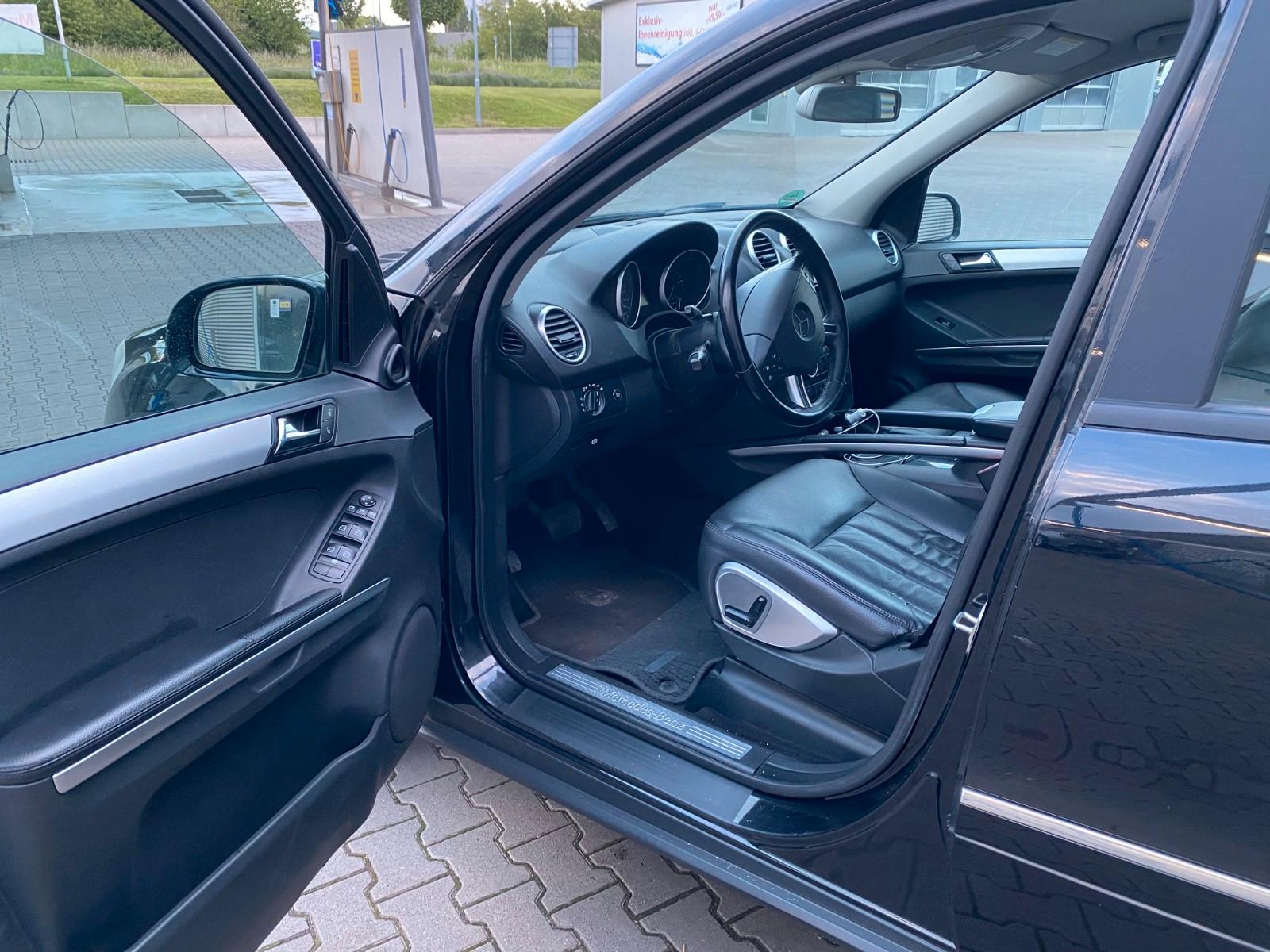 Mercedes-Benz ML280 2006 — interior