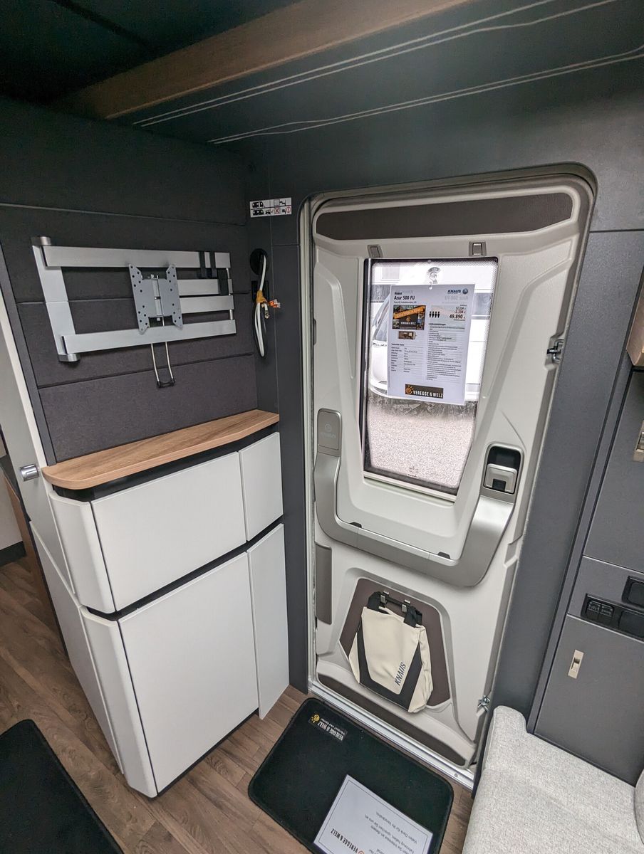 Fahrzeugabbildung Knaus Azur 500 FU Truma 6E, Fussbodenerwärm, LED