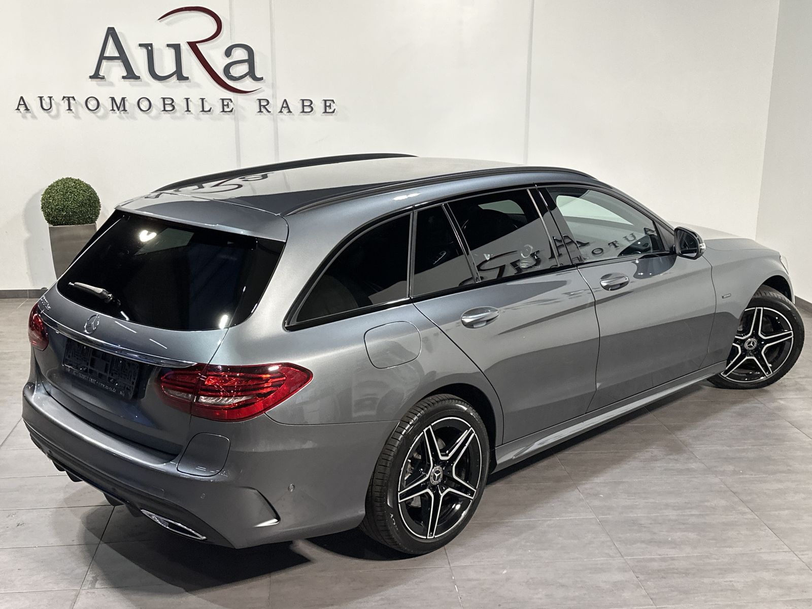 Fahrzeugabbildung Mercedes-Benz C 300de T AMG-Line NAV+LED+KAMERA+ACC+CARPLAY+PP