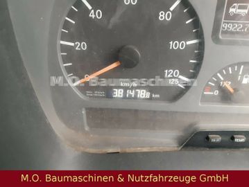 Fahrzeugabbildung Mercedes-Benz Axor 1828 / Universal - Kehrmaschine /