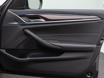 Fahrzeugabbildung BMW 540i Luxury Line HUD ACC LED Kamera 360°