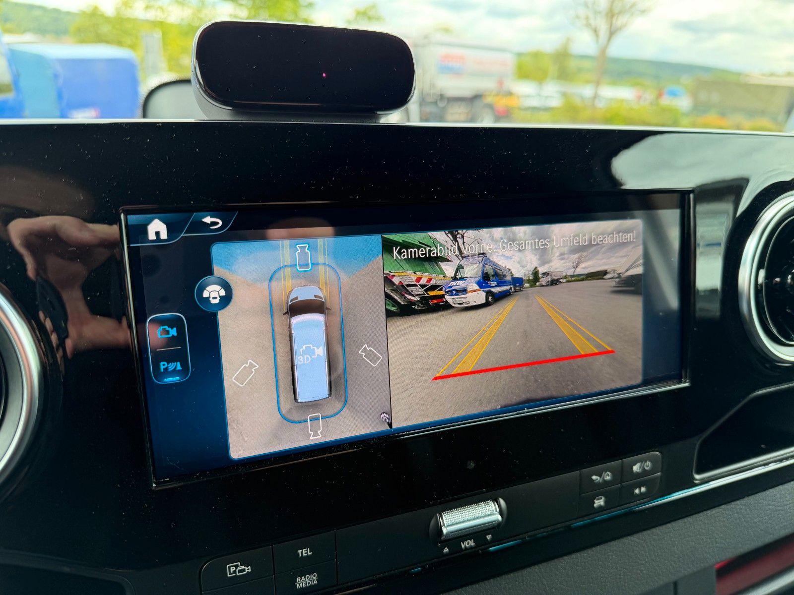 Fahrzeugabbildung Mercedes-Benz Sprinter 319 CDI 4x4 Klima AHK DISTRONIC