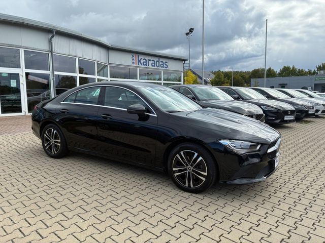 Fahrzeugabbildung Mercedes-Benz CLA 180 Lim >AUT/NAV/LED/Teilleder<