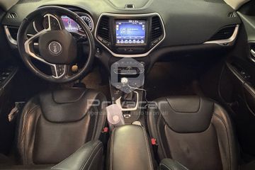 Jeep Cherokee - 10