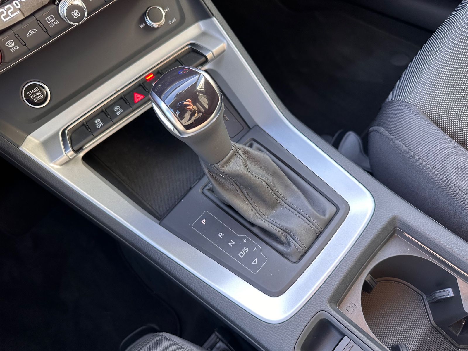 Fahrzeugabbildung Audi Q3 35 TFSI S line S Tronic Navi/ACC/SHZG/LED/PDC