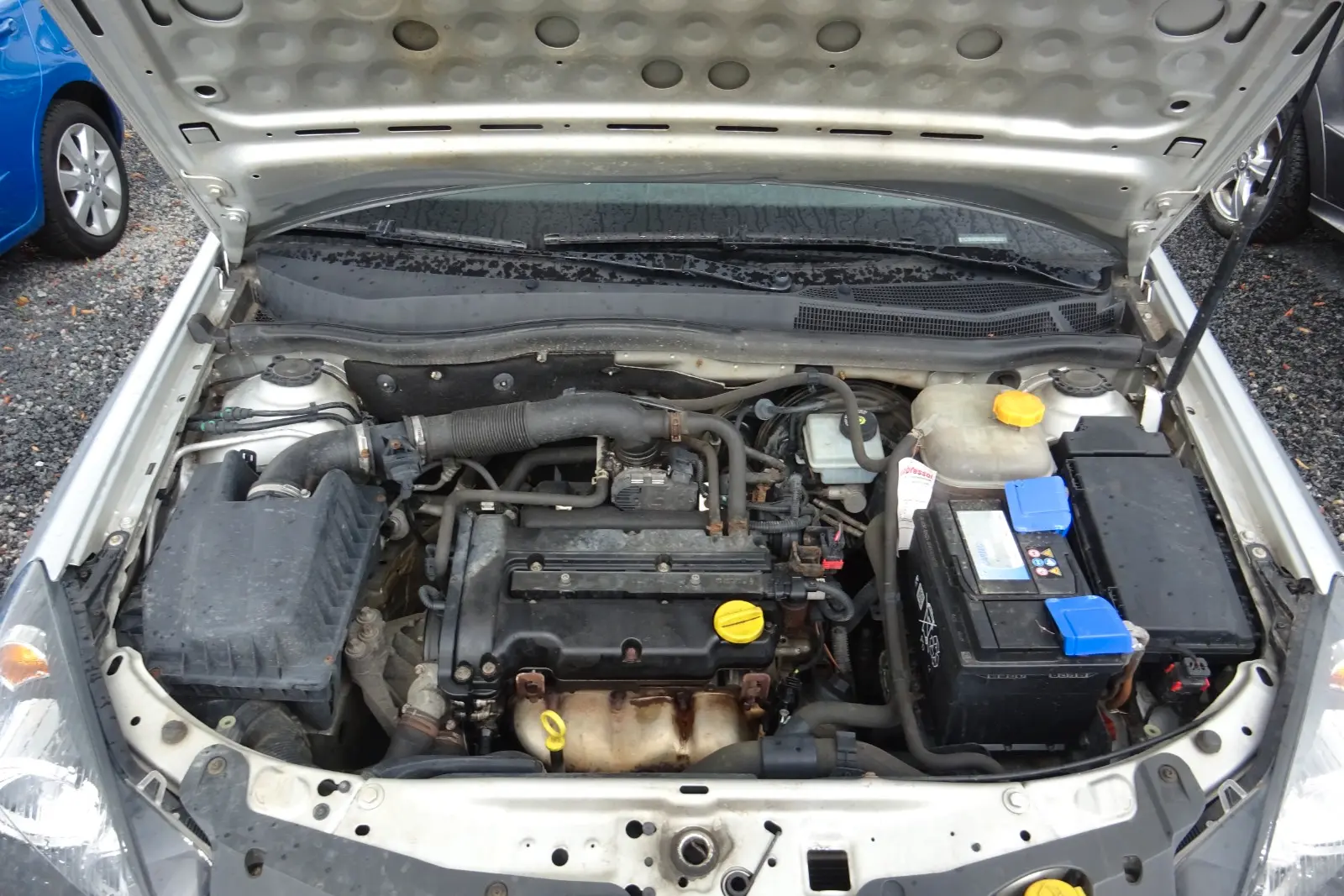 Opel Astra 2010 — photo 7