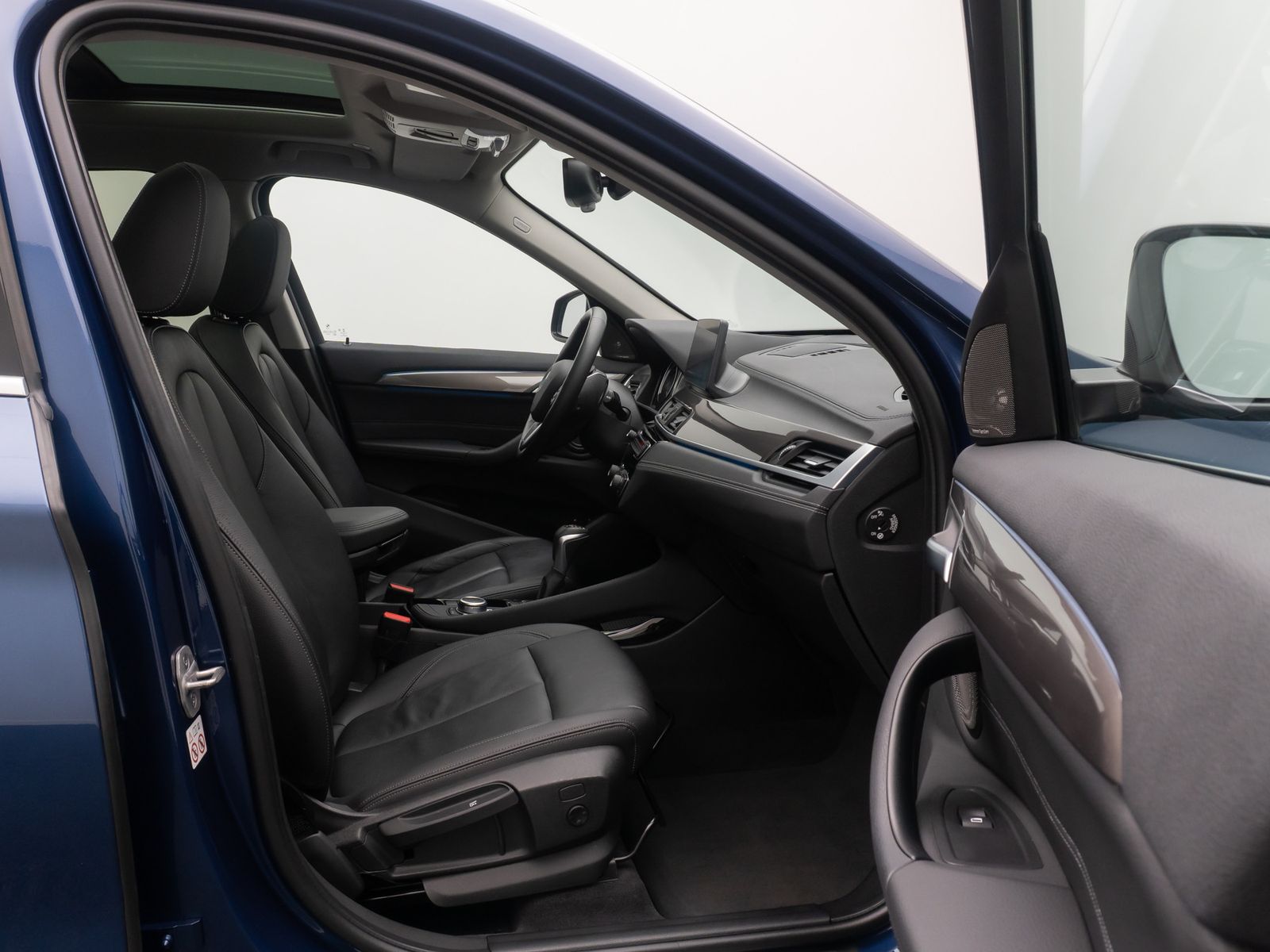 Fahrzeugabbildung BMW X1 xD25e xLine Panorama H/K Kamera DAB HUD Voll