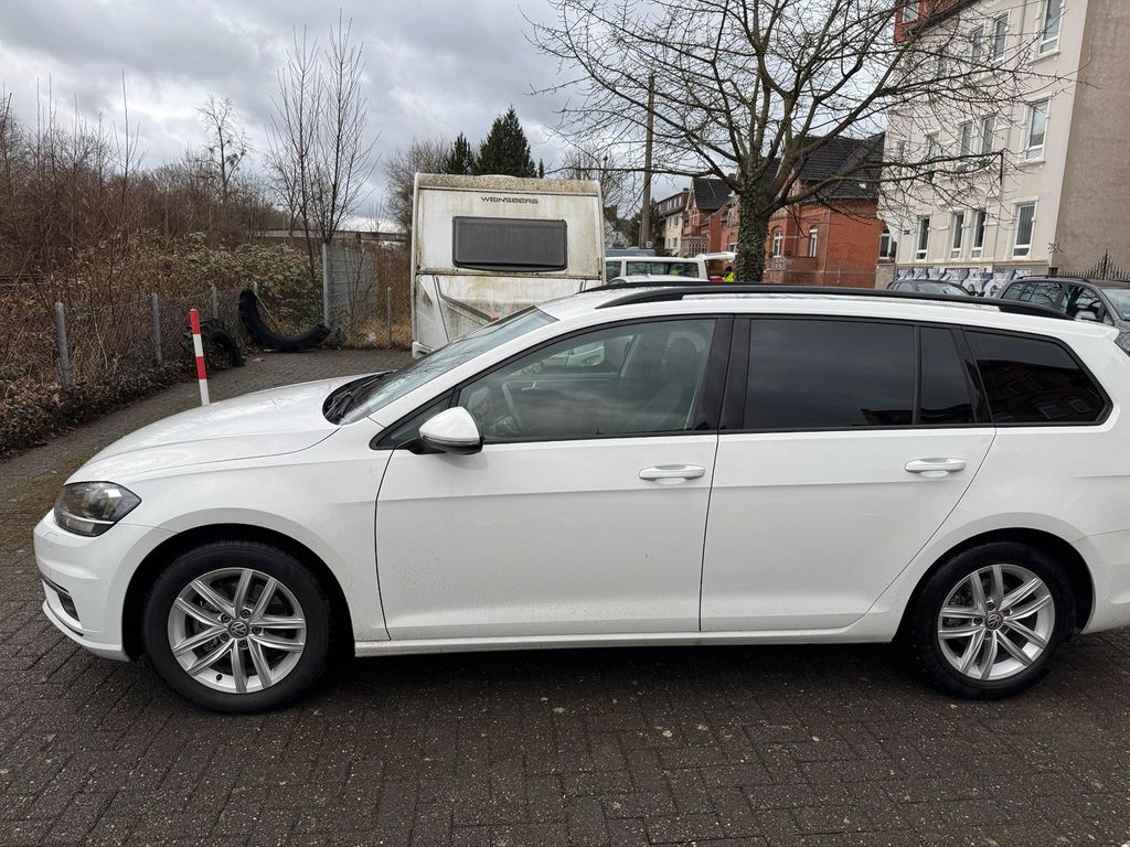 Image of Volkswagen Golf