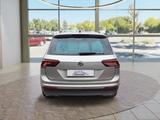 Volkswagen Tiguan 2.0 TSI DSG Highl. 4Motion Virtuel Navi L - : Grau, Alcantara, Dachreling, Geländewagen