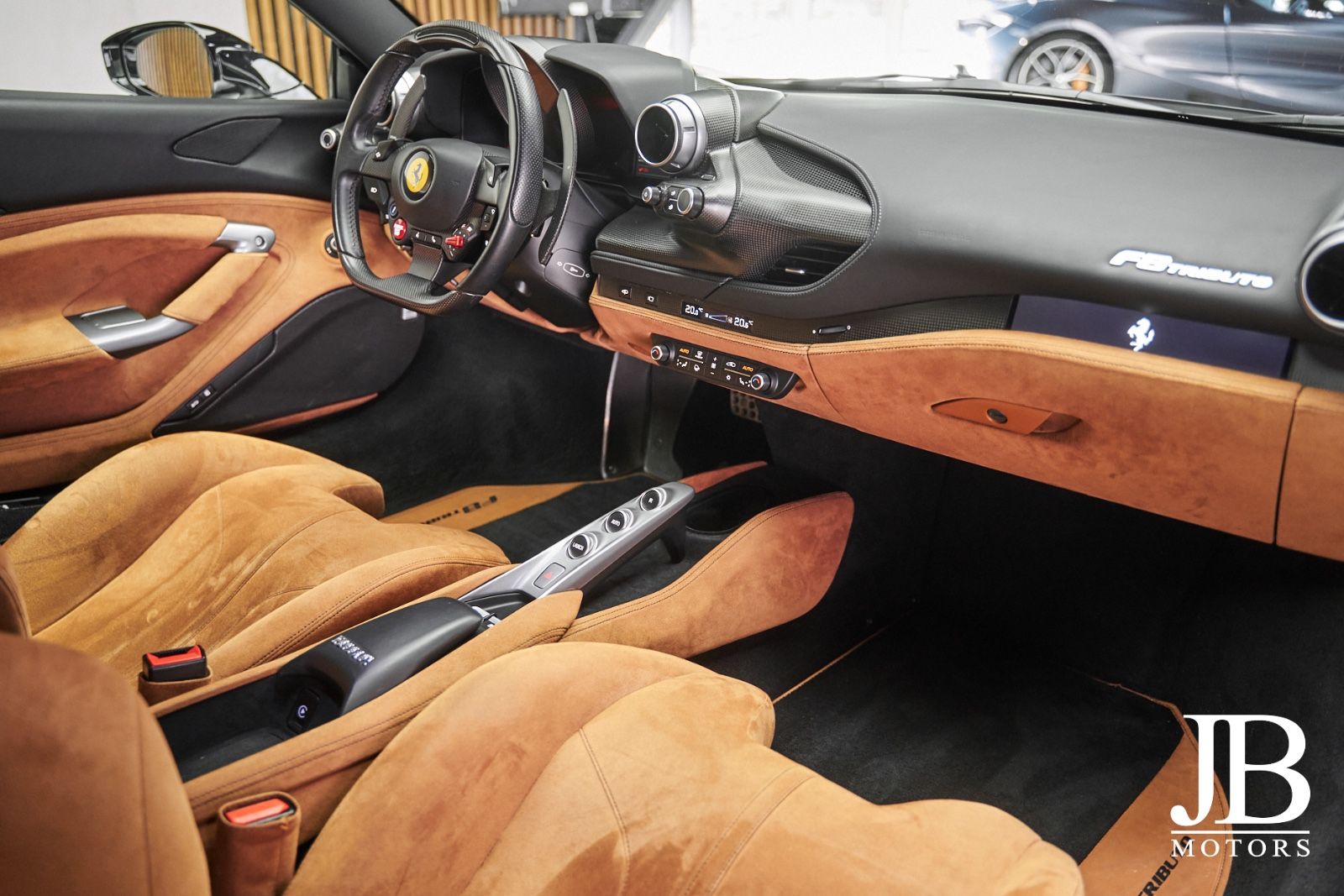 Fahrzeugabbildung Ferrari F8 Tributo Carbon Lift Racing Seat CarPlay