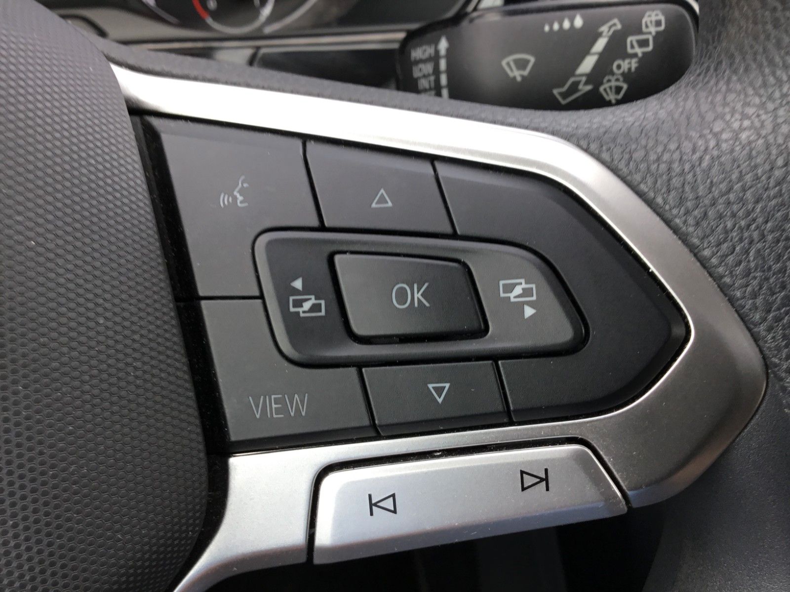 Fahrzeugabbildung Volkswagen T-Cross Life 1.0 TSI DSG+LED+ACC+17"+AppConnect