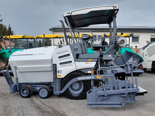 Vögele 2017 SUPER 1303-3i * 3400 hrs * new WHITE !!