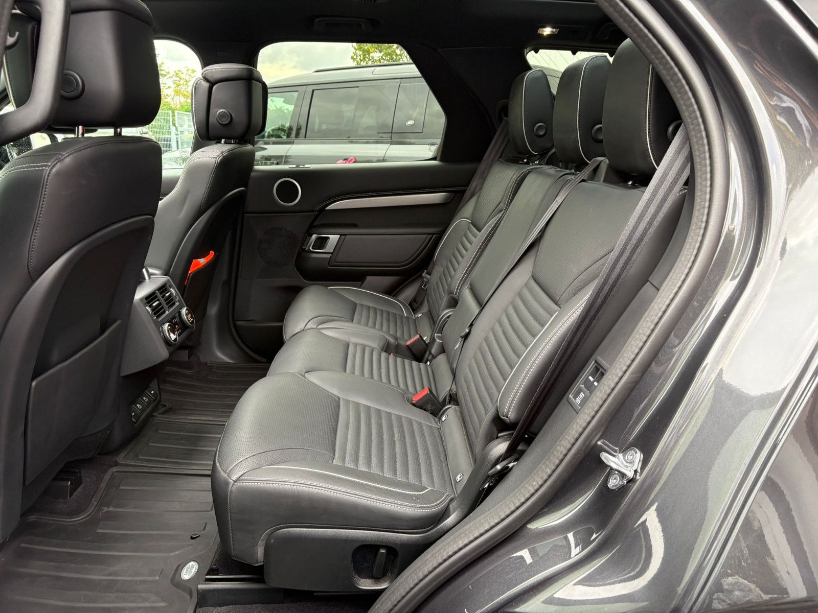 Fahrzeugabbildung Land Rover 5 R-Dynamic HSE D300/7-SITZER/PANO/3D-KAM/VOLL