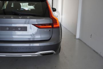 Volvo V90 Cross Country - 10