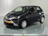 Toyota Aygo 1.0 VVT-i x-play - Toyota: Schwarz, Aygo