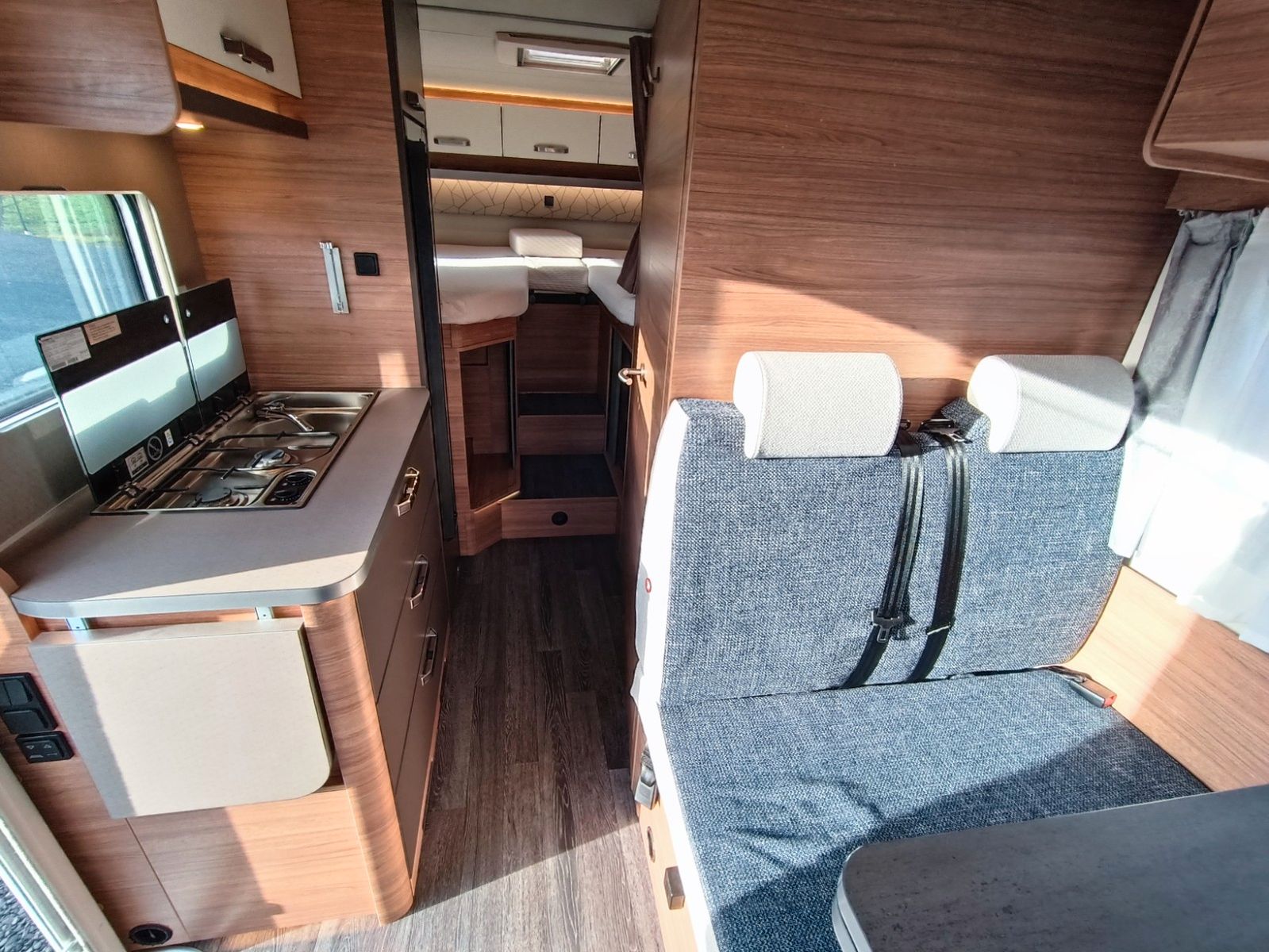 Fahrzeugabbildung Weinsberg CaraSuite 650 MEG Ford