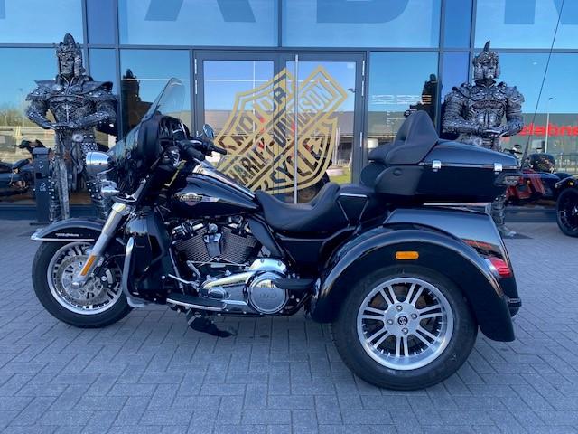 Harley-Davidson FLHTCUTG Tri Glide Ultra 114 Milwaukee-Eight 114