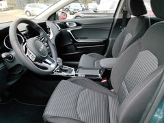 Fahrzeugabbildung Kia Ceed 1.5T GDI SPIRI+NAVI+KAMERA+PANO+PDC+CONNECT