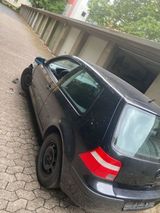 Volkswagen Golf 4 komplett oder Teile startet fährt b... - Volkswagen Golf: Teile