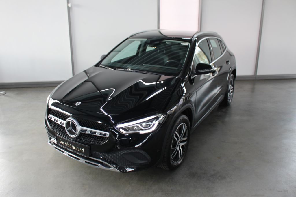 MERCEDES-BENZ GLA 200 Progressive LED Kamera Business MBUX