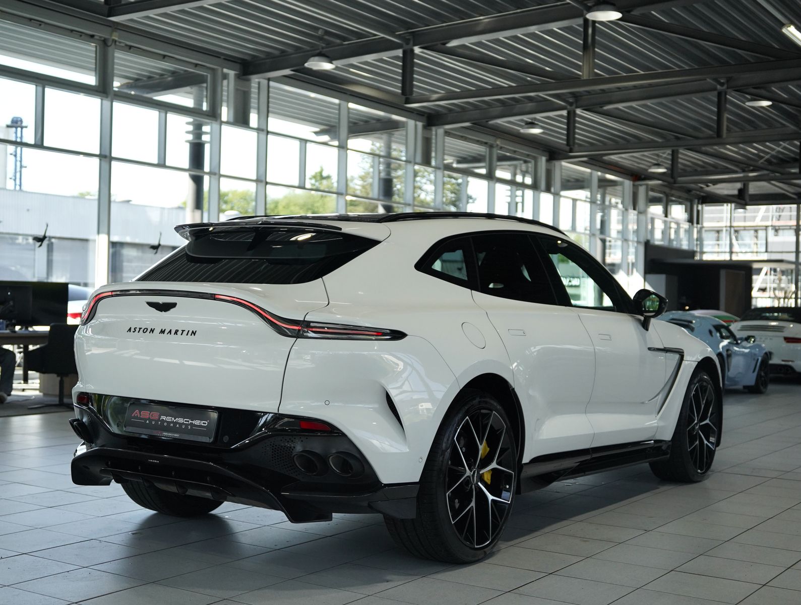 Aston Martin Dbx