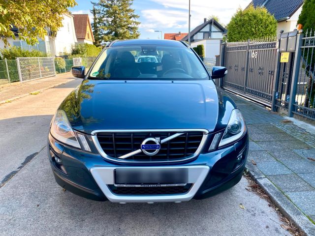 Volvo XC 60*1.HAND*XENON*AHK*VOLVO SERVICE*