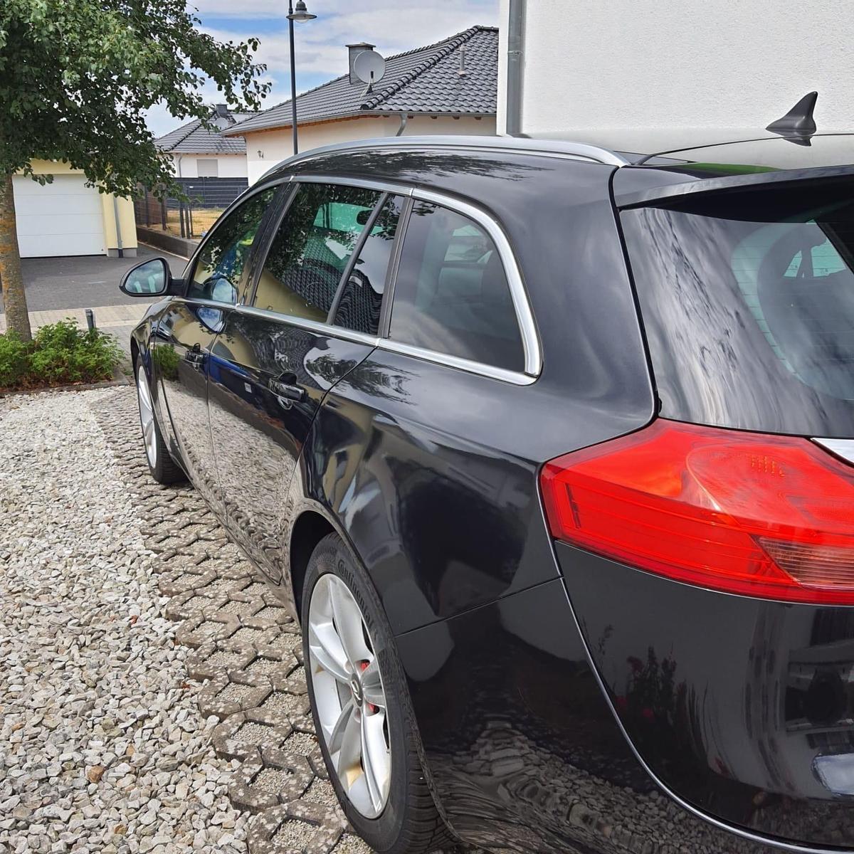 Opel Insignia 2012 — engine 131 HP (96kW)