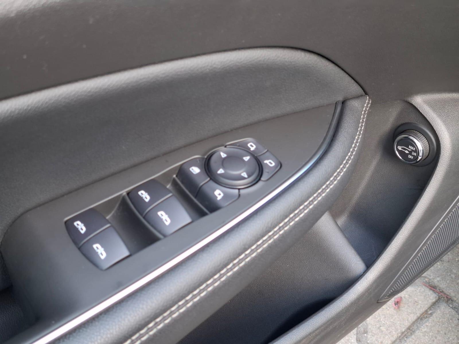 Opel Insignia B Sports Tourer Elegance CAM HUD SzH AC
