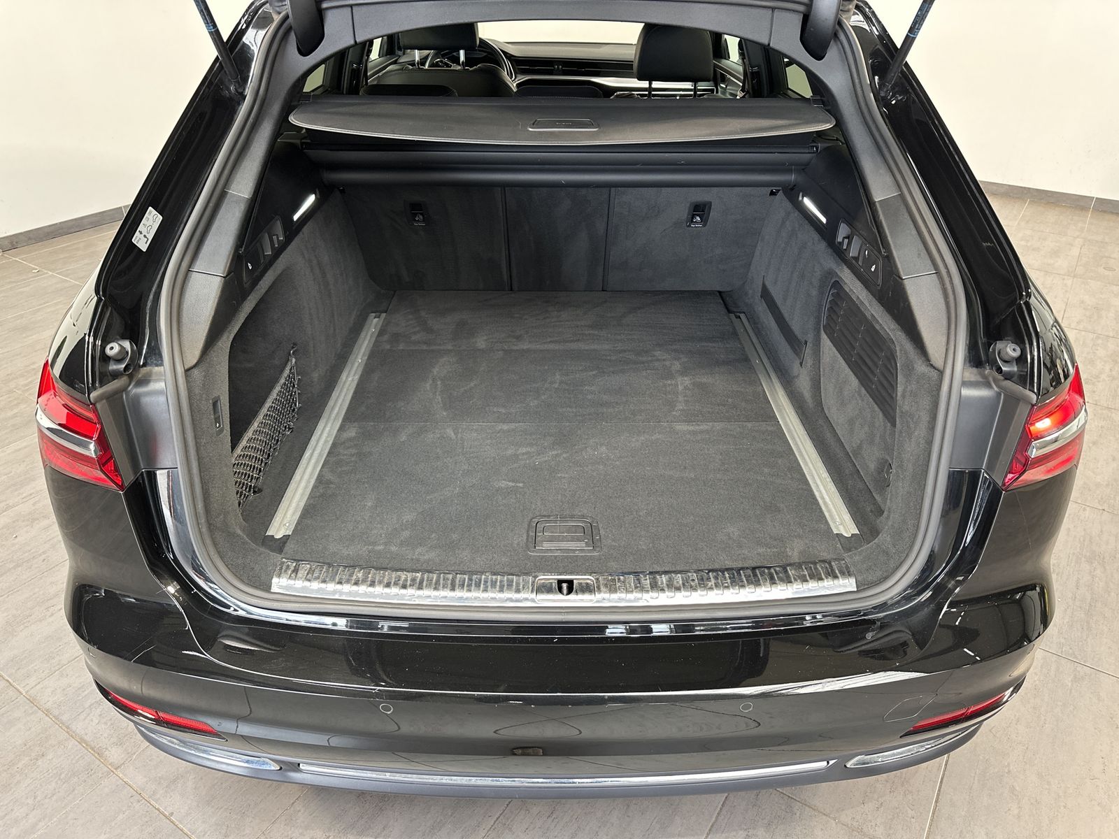 Fahrzeugabbildung Audi A6 Avant 40 TDI Quattro S-Line NAV+LED+AHK+ACC