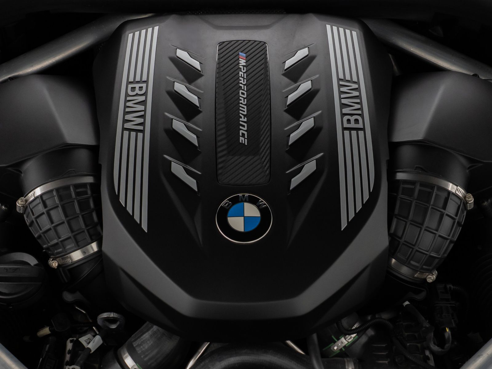 Fahrzeugabbildung BMW X5 M50i Panorama 360° DAB H/K AHK Komfort 22Zoll