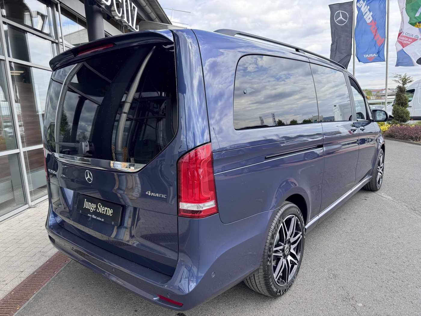 Fahrzeugabbildung Mercedes-Benz V 250 d EDITION 4MATIC AMG DISTRONIC AHK Tisch