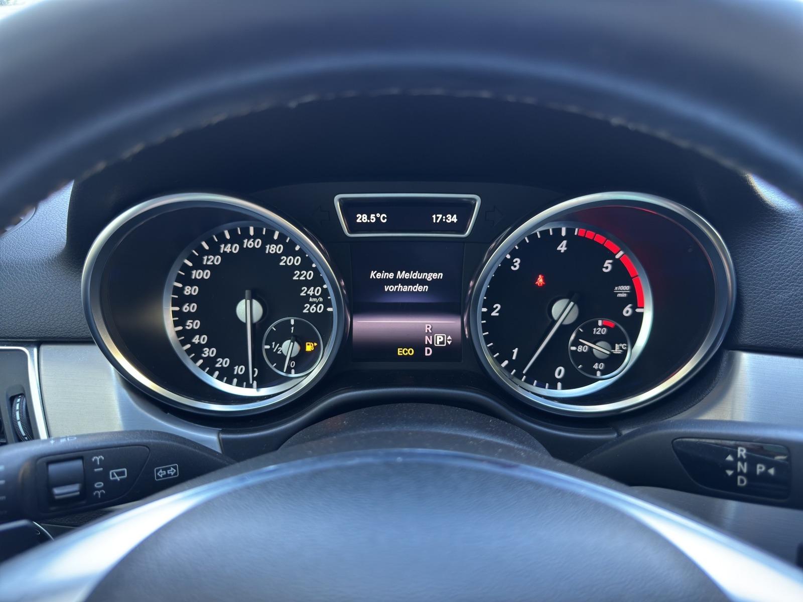 Mercedes-Benz ML 350 D 4Matic AMG 20 Zoll AHK SD Harman Kardon