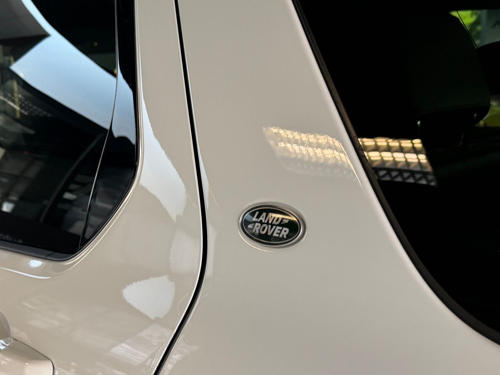 Fahrzeugabbildung Land Rover Discovery Sport R-Dynamic /MERIDIAN/CARPLAY/KAM