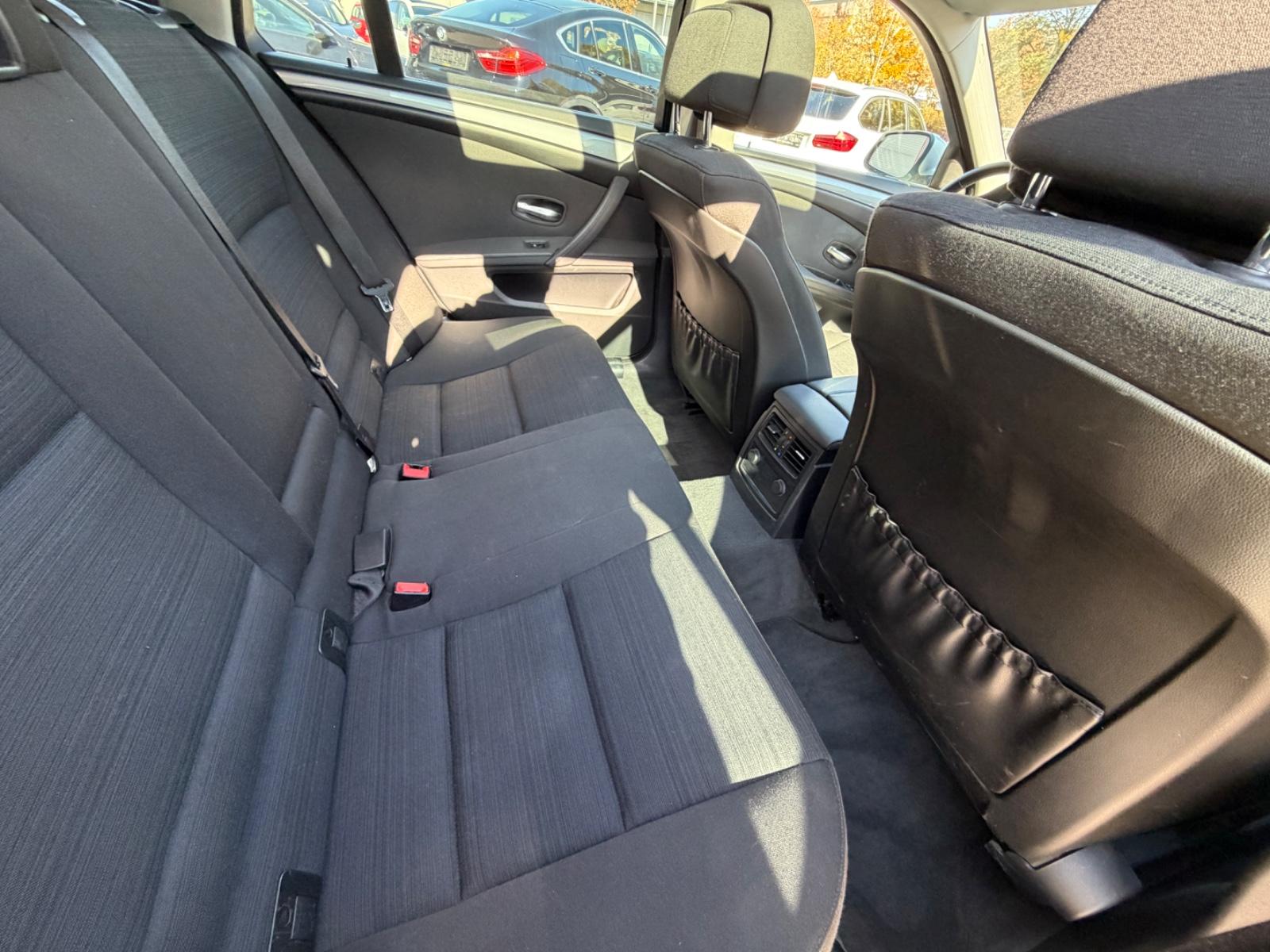 BMW 520 2010 — photo 18