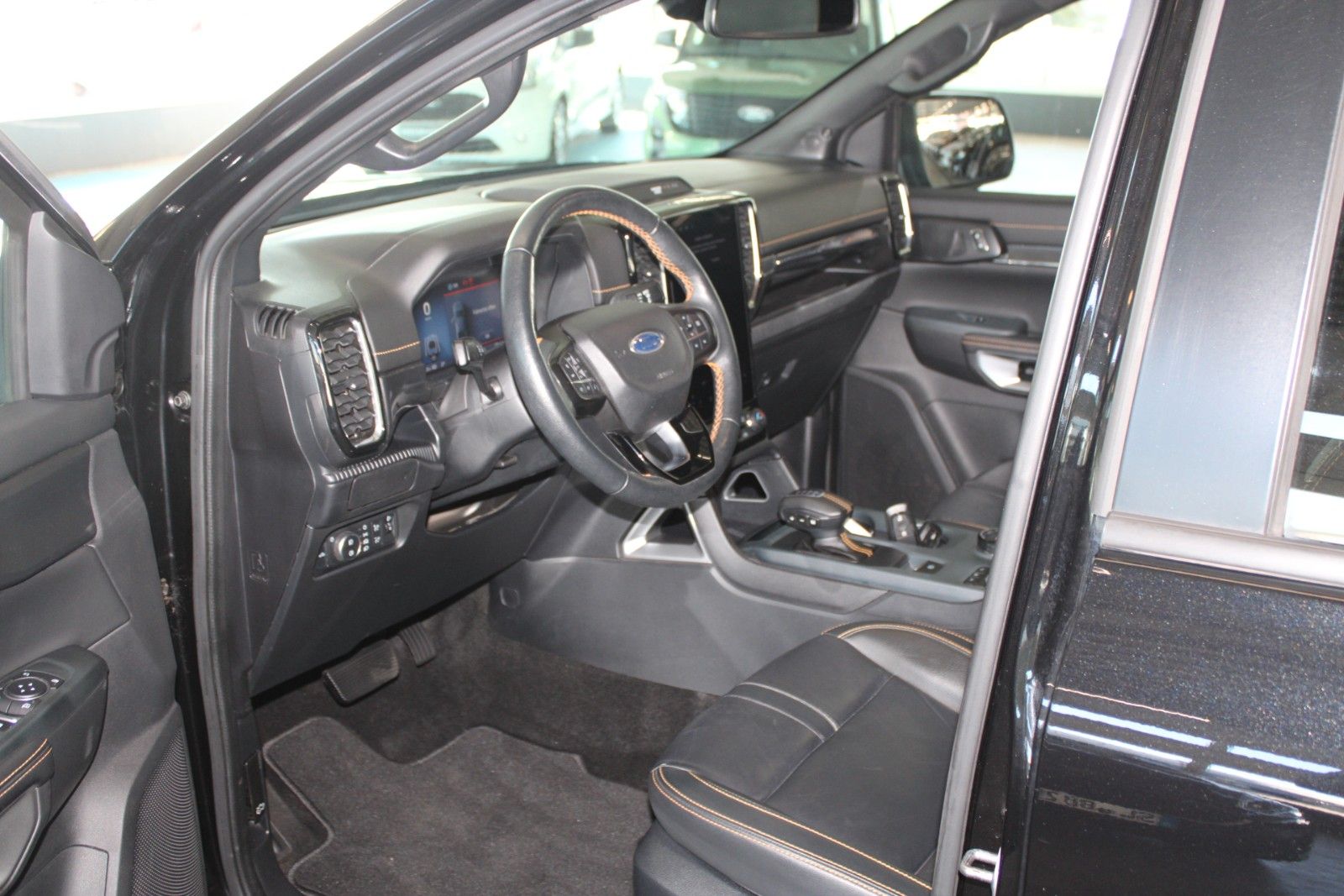 Fahrzeugabbildung Ford Ranger Wildtrak Automatik AHK Leder ACC STDHZ