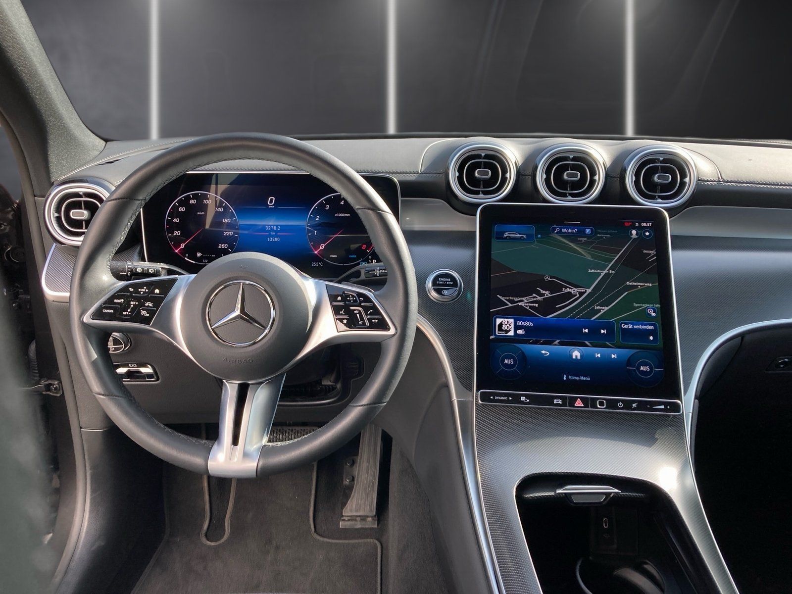 Fahrzeugabbildung Mercedes-Benz GLC 200 4M*AHK*Pano*Totwink*Memory*LED*Kamera*