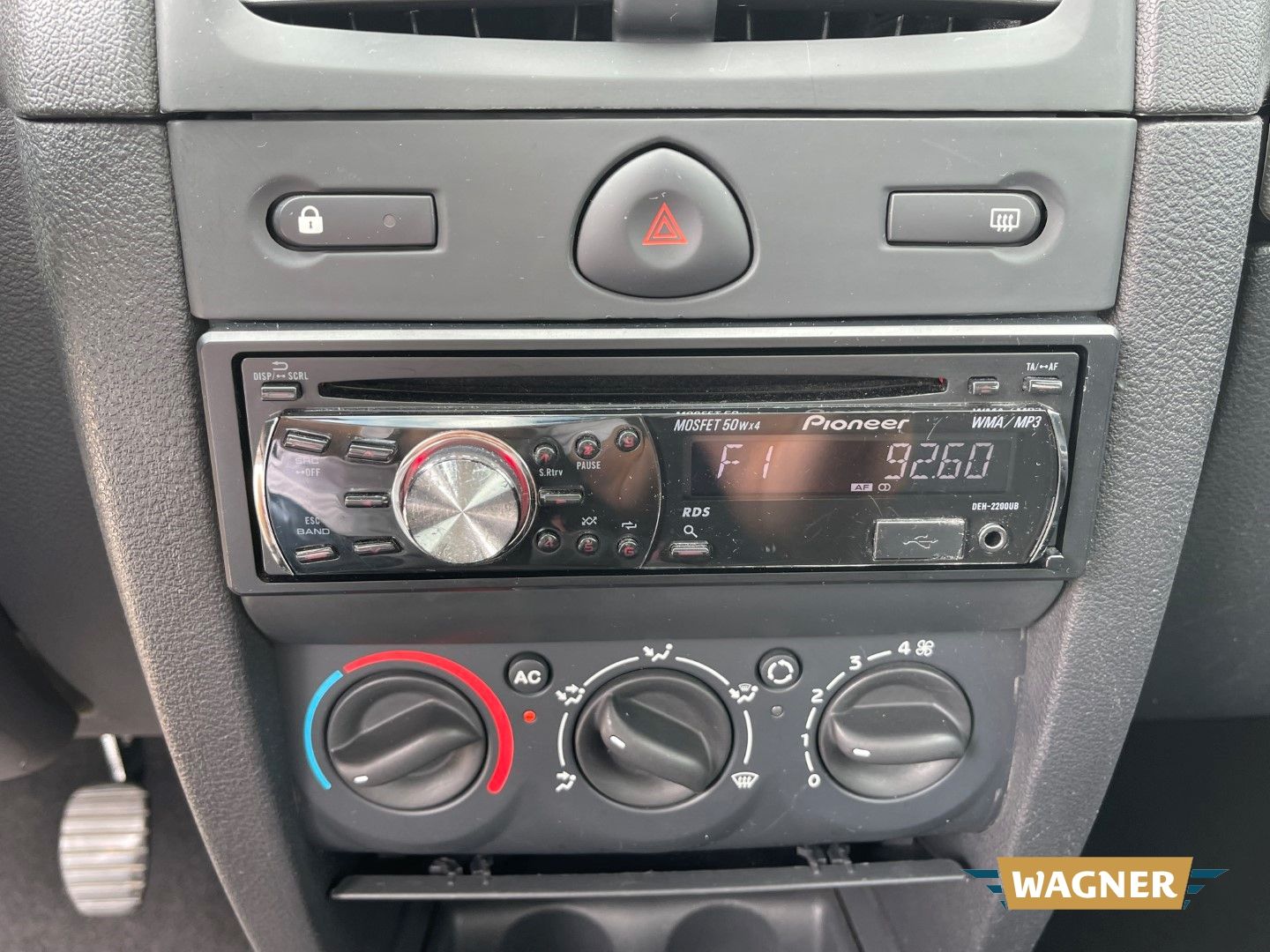 Fahrzeugabbildung Renault Clio II Campus Je t aime 1.2 HU/AU NEU