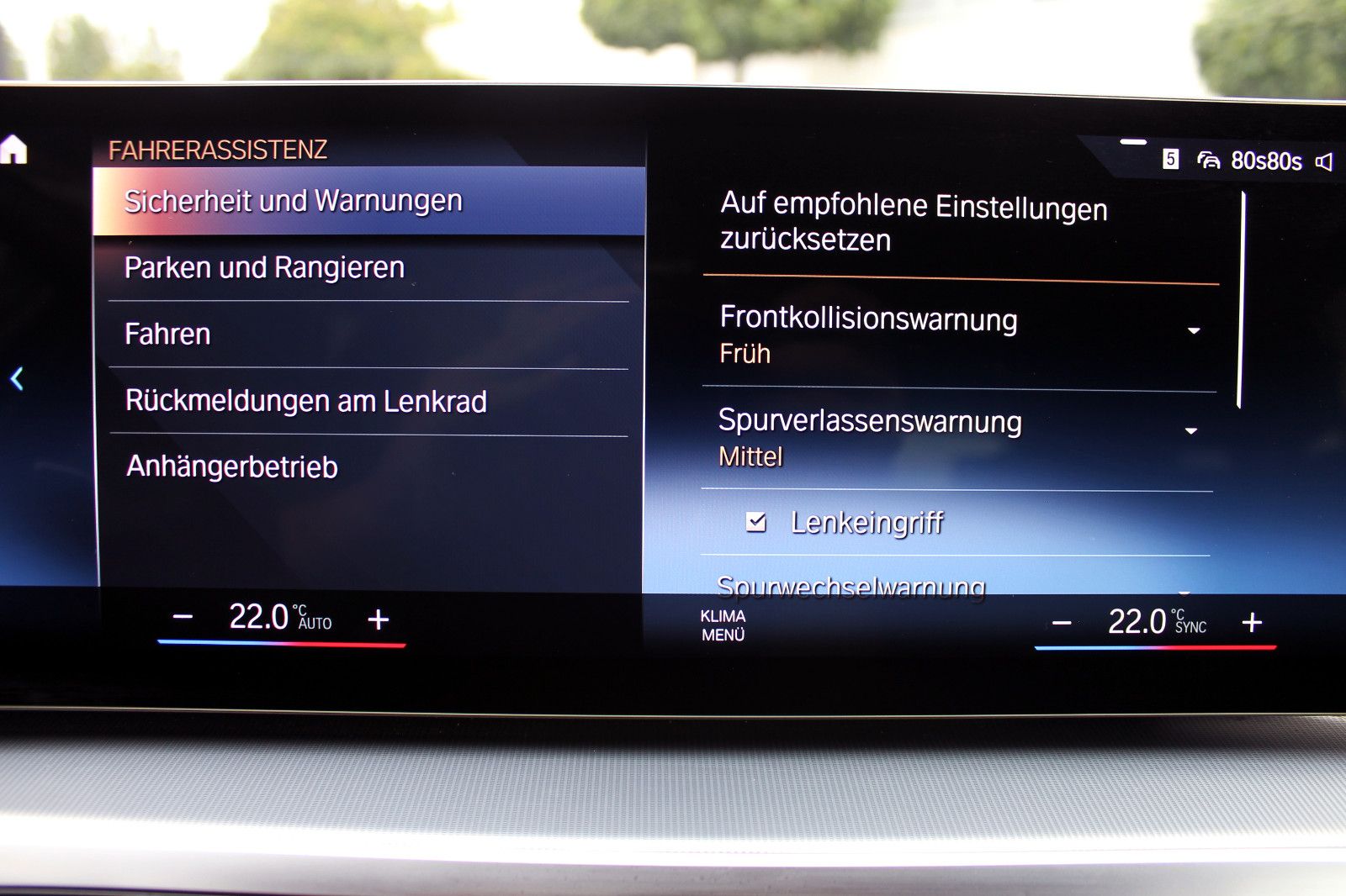 Fahrzeugabbildung BMW 318d Touring Steptr. LED ACC KAM AHK NAV CarPlay