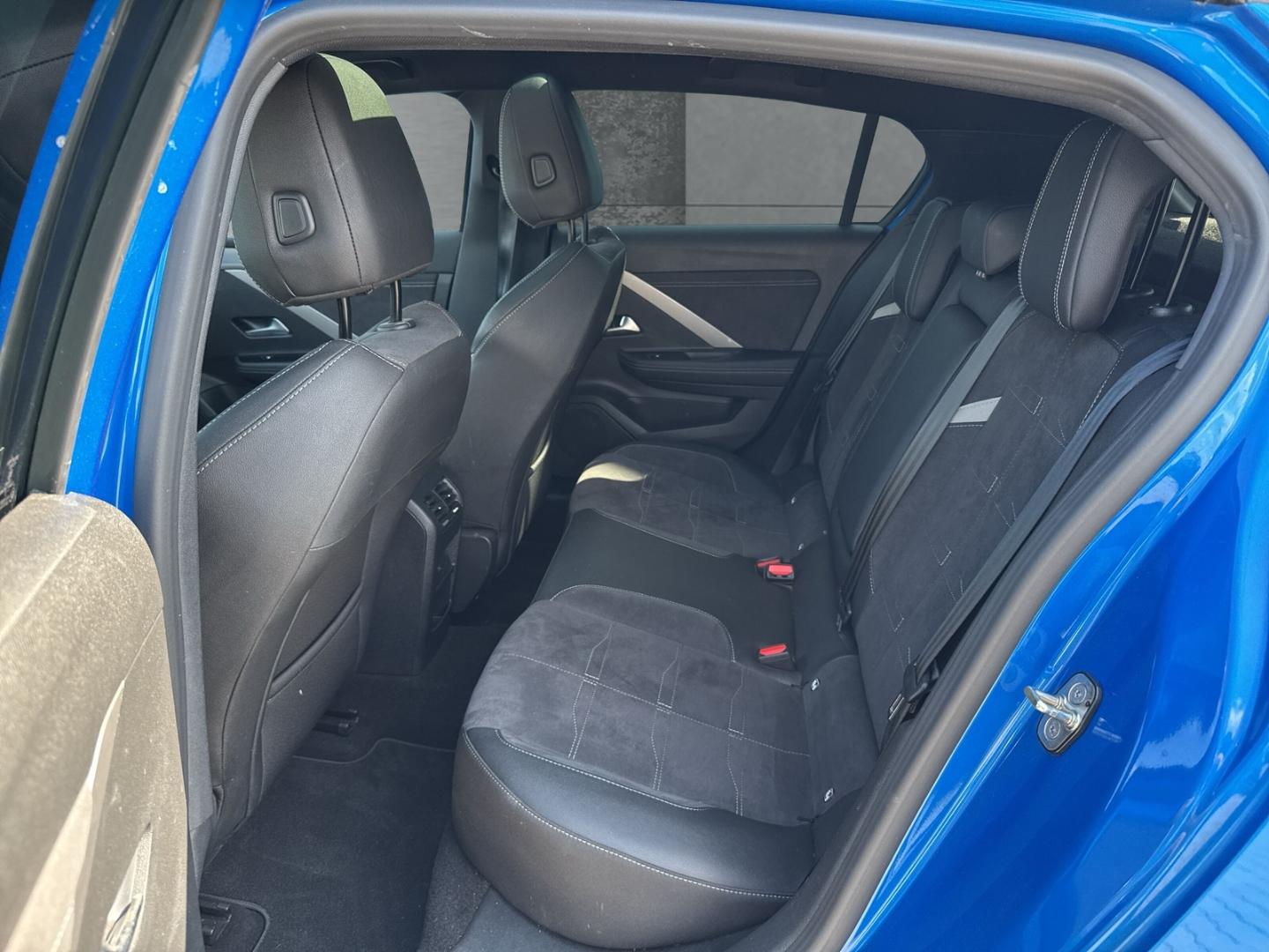 Opel Astra Electric Ultimate Alcantara ACC 360° Pano