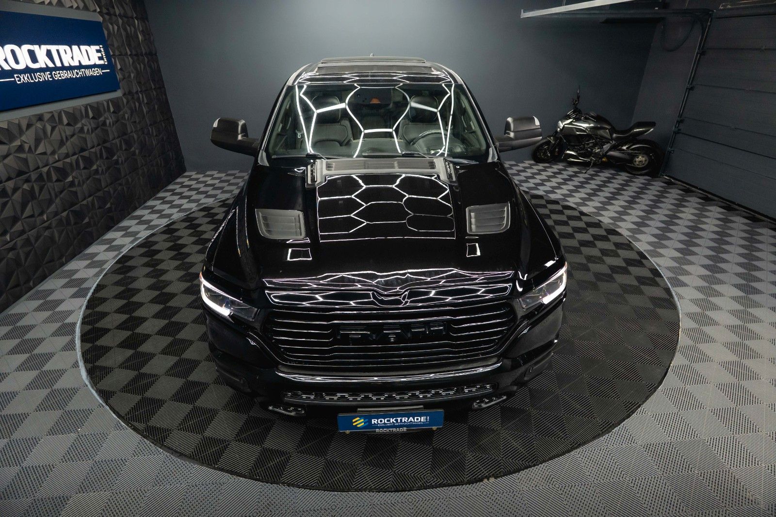 Fahrzeugabbildung Dodge RAM 5.7 V8 HEMI 4x4 LIMITED Offroad 100% Options