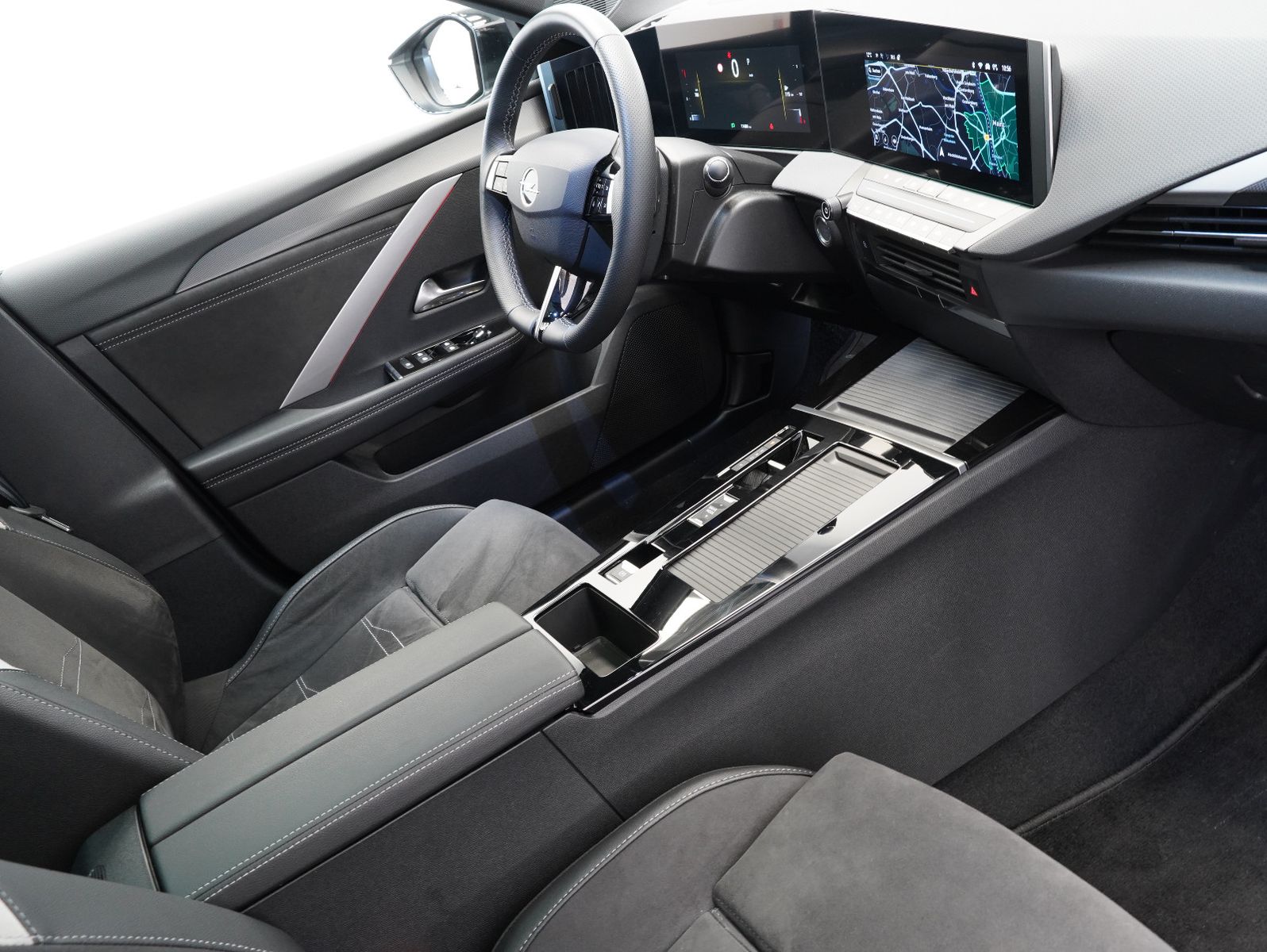 Fahrzeugabbildung Opel Astra L Lim. 5-trg. Ultimate INTELLILUX/PANORAMA