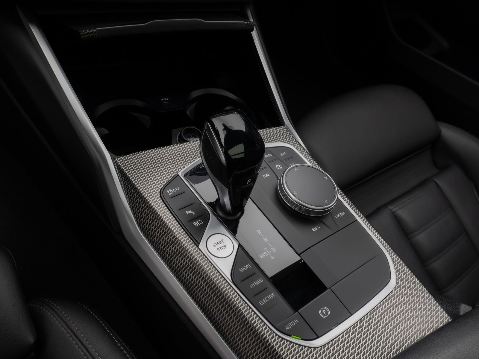 Fahrzeugabbildung BMW 330e M Sport Panorama Laser Kamera HUD DAB HiFi