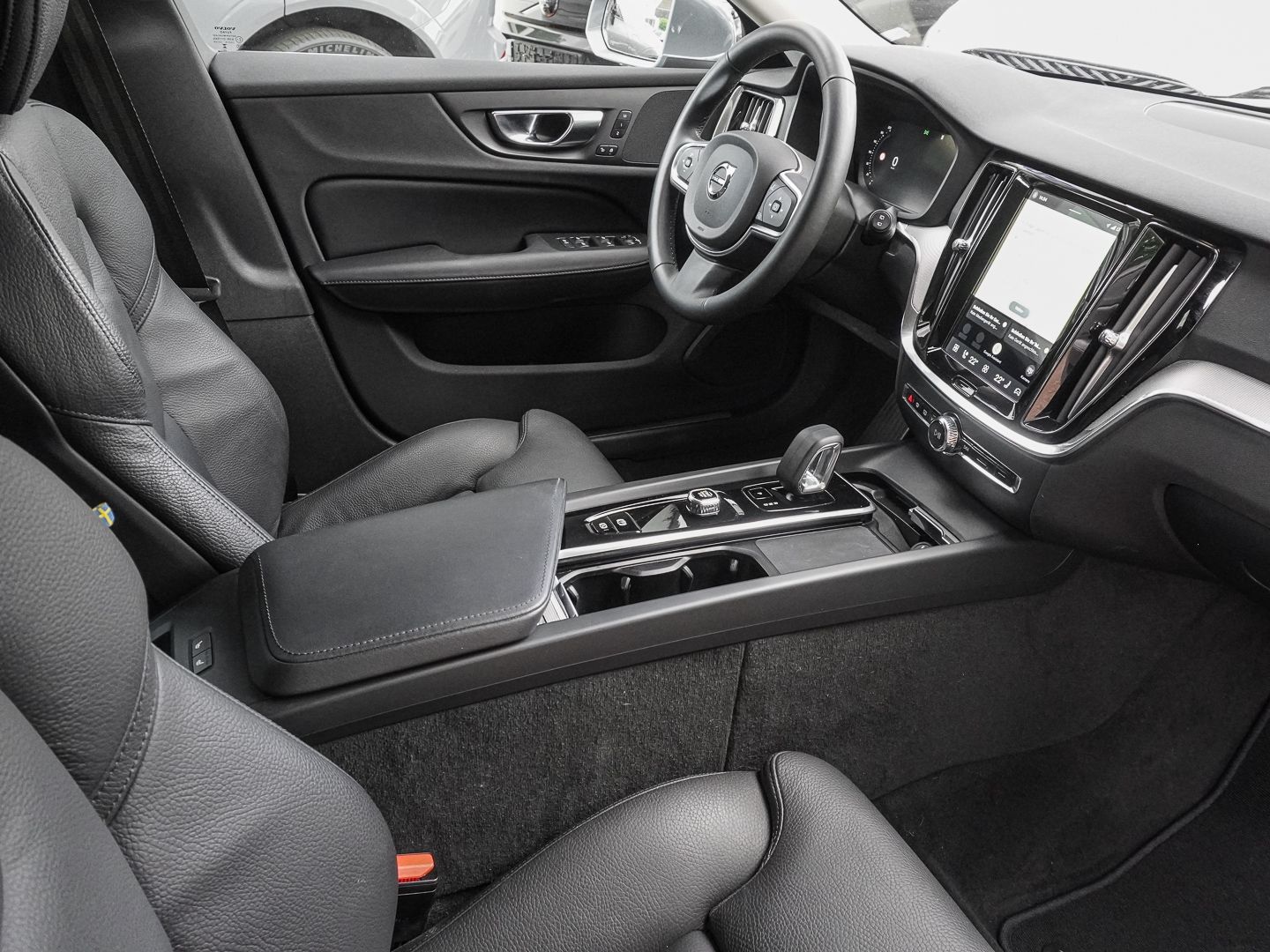 Volvo V60 Kombi Core B3 Benzin EU6d AHK Digitales Cock foto 7